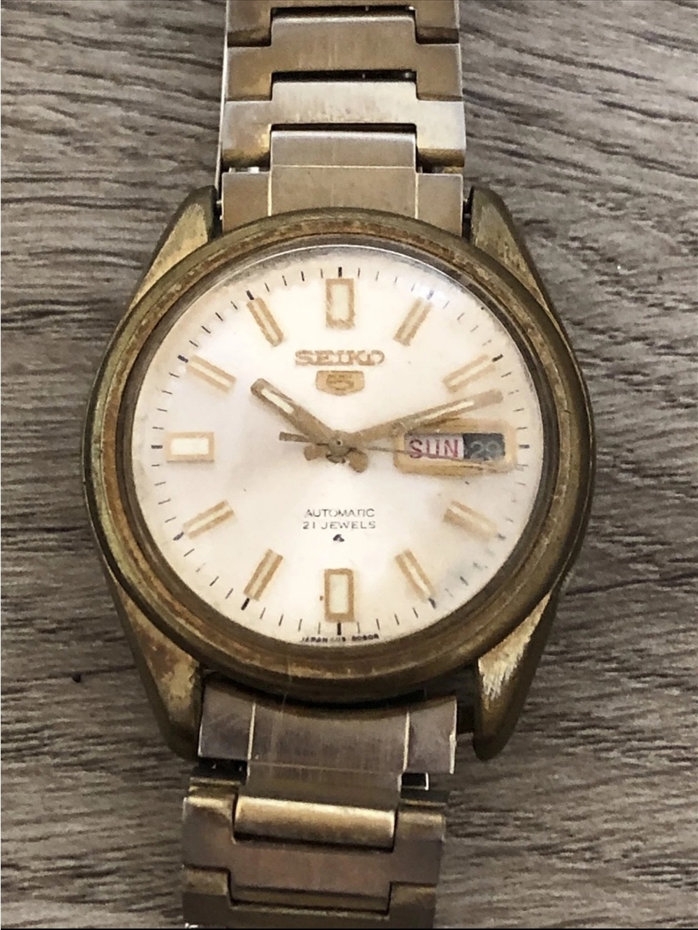 Vintage Seiko Gold Tone Men's Watch with White Dial Running